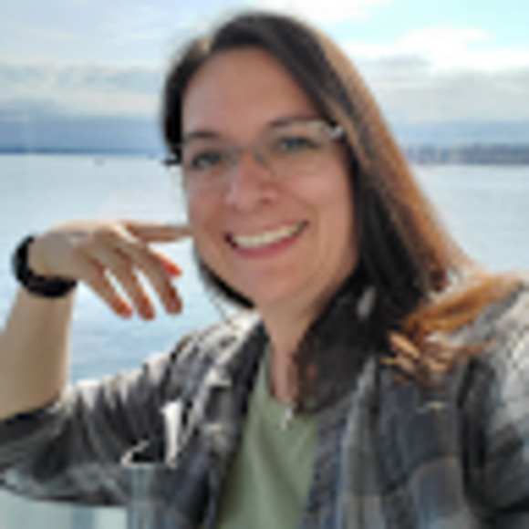 Meet your Posher, Gwen - Picture 1 of 1